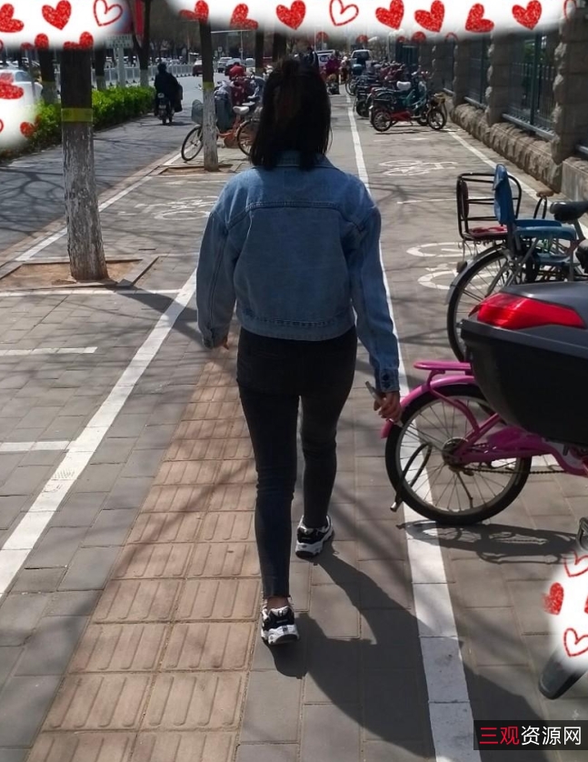 姐弟乱来：医院护士大罩杯亲姐姐的解压之旅