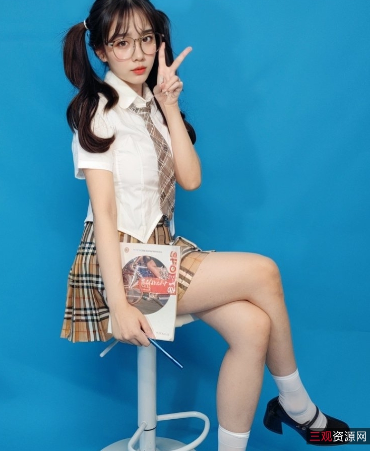 Ceasonshot99：高颜值女神的火爆户外展示，视频大小291M，粉丝47万