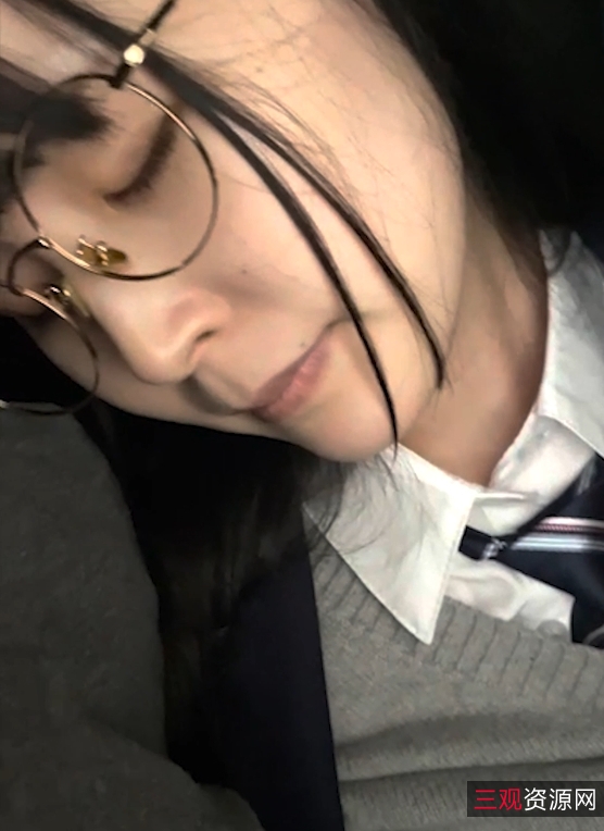 电车痴汉系列:ゆず故障111v104.8g,收藏热度爆表