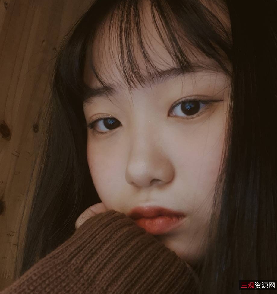 独家定制反差婊黄晓盈清纯视频，高质量展示在电报群，绝对不容错过！