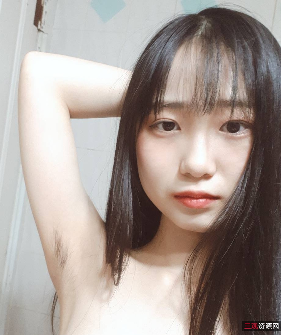 独家定制反差婊黄晓盈清纯视频，高质量展示在电报群，绝对不容错过！