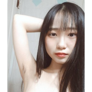 独家定制反差婊黄晓盈清纯视频，高质量展示在电报群，绝对不容错过！