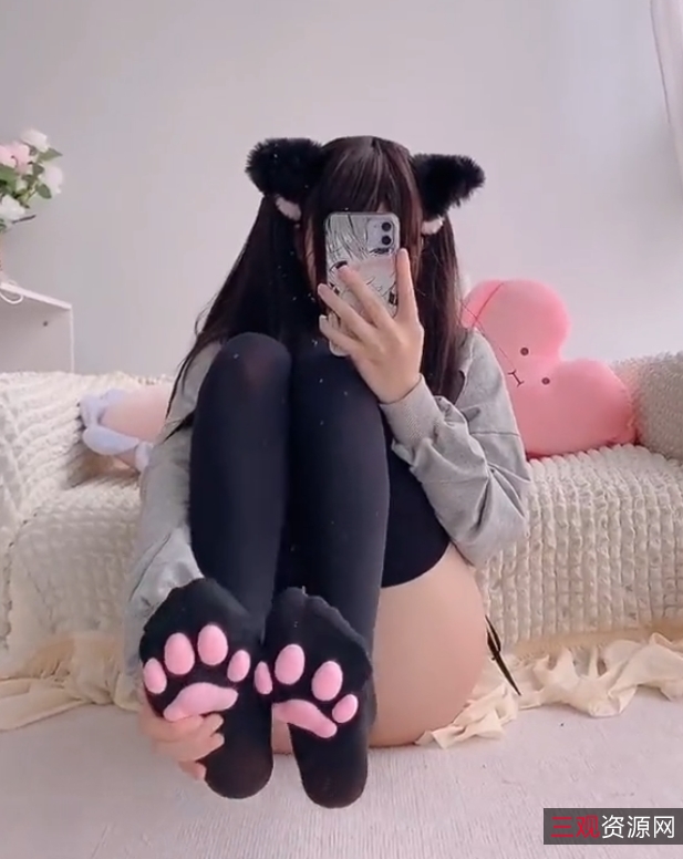 推特COS神二阶堂作品《36v4.4g》热度爆表,百度ED2K收藏量达489