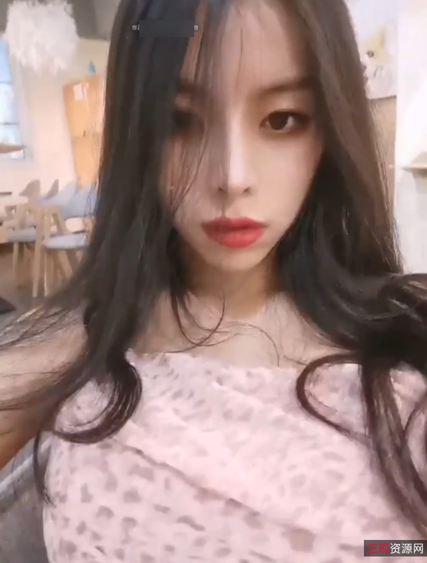 推特达人riri617合集:98p+28v,132M,百度盘下载