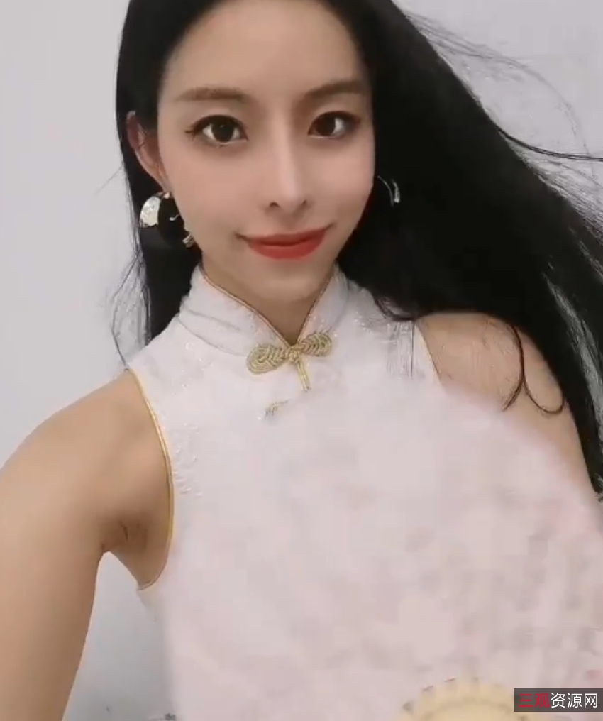 推特达人riri617合集:98p+28v,132M,百度盘下载