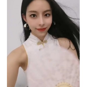 推特达人riri617合集：98p+28v，132M，百度盘下载