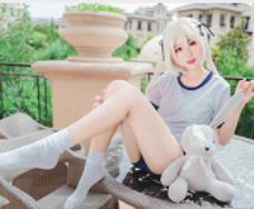猫君君MaoJun女神cosplay合集，7.5G视频大放送，清凉一夏、贞德等作品尽在其中，妹子穿搭玉腿惊艳，阿米娅等角色等你探索！