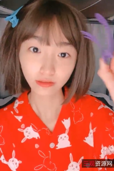 清新脱俗!19岁学妹呜崽酱,92v49.9g视频收藏破448,百度ED2K热播中