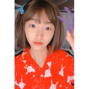 清新脱俗！19岁学妹呜崽酱，92v49.9g视频收藏破448，百度ED2K热播中