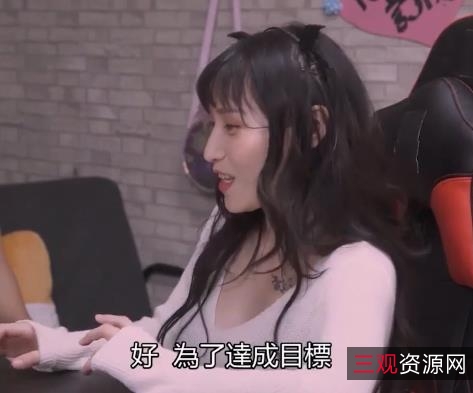 皇家华人夜夜最新合集18V3.6G，作者自拍，公交车互动剧情