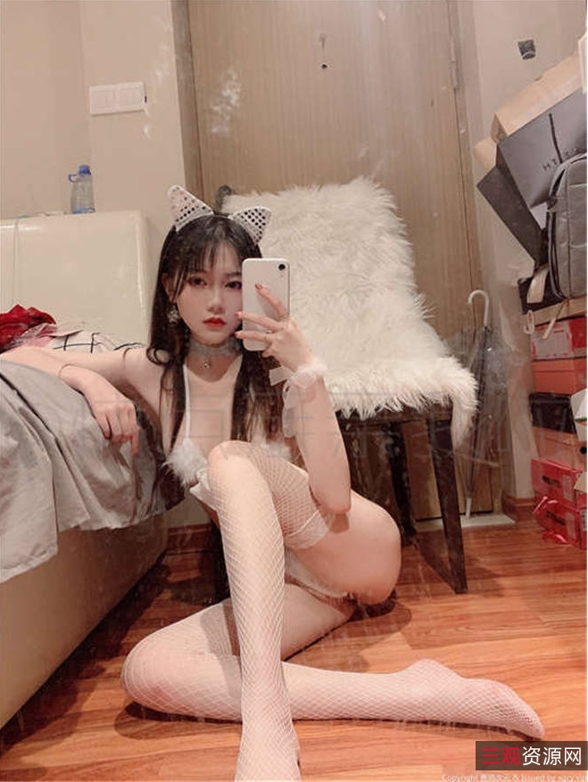 高颜值COSER魔法秋秋最新合集1VXXG，快点亲亲我