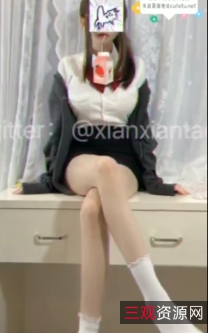 推特高颜值博主仙仙桃作品合集50V30G，漂亮大眼睛水灵身材