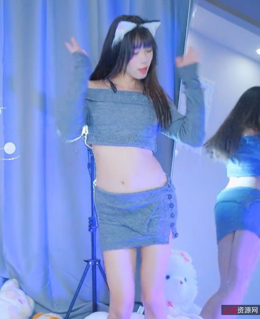 三人游定制咬一口兔娘热舞视频6.2G无胶带太顶了