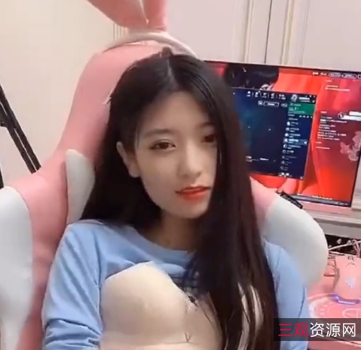 主播月月大小姐英雄联盟合集33部65G黑丝暴击