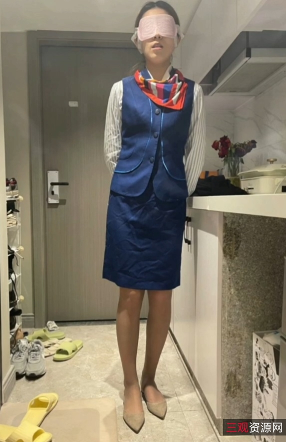 火爆资源站幼薇儿空姐服装合集4V5G太诱人