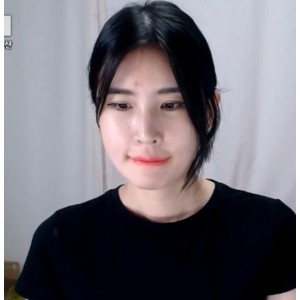 ekgpH级丰满御姐甩奶按摩韩国主播10部17.4G太火辣