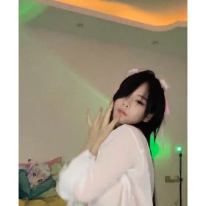 半糖琪琪热舞视频52部5.1G太诱人了