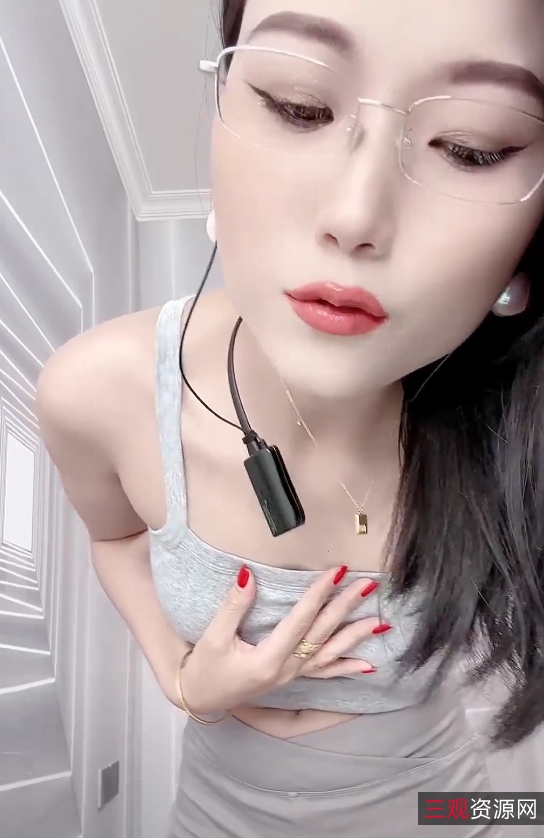 快手冷美人背影摇73部6.5G太顶了