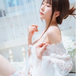 香草喵露露53部cos视频合集67.3G推特展示