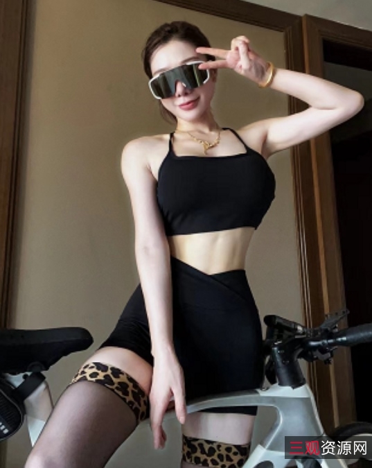 皇阿玛抖音性感视频1.1G1部太诱人