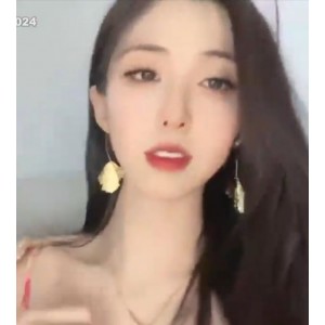 抖音花椒鱼鱼不甜私拍94部3.6G诱人曲线